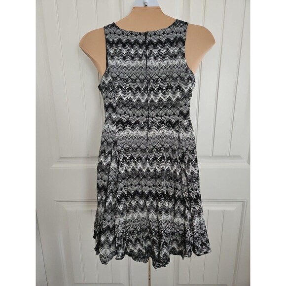Torrid Chevron Challis Black & White Dress 12 Sleeveless Lined Back Zip Skater - Picture 5 of 8